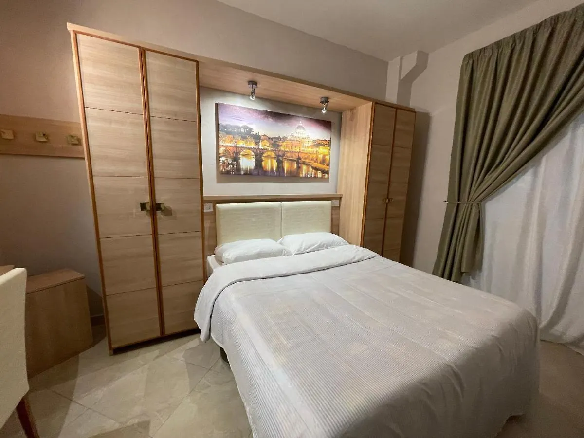 רומא Spqr Suite 0*,