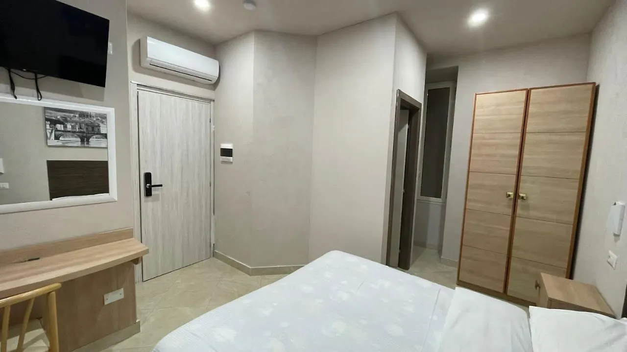 לינה וארוחת בוקר רומא Spqr Suite
